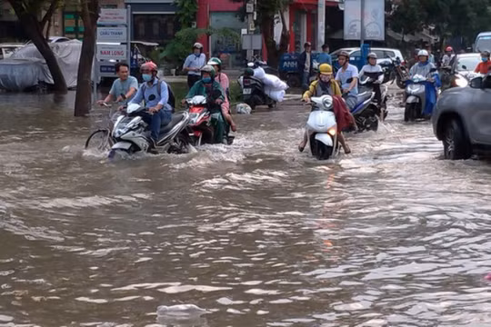 Dự báo thời tiết ngày 4/11: Nam Bộ triều cường dâng cao, cảnh báo ngập