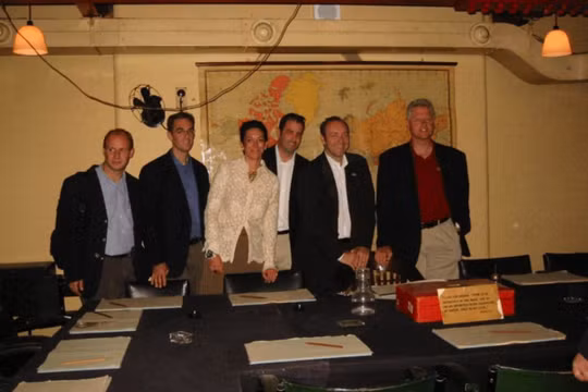 Hồ sơ Epstein được công bố: Không đề cập đến ông Trump, nhưng cựu Tổng thống Clinton có tên