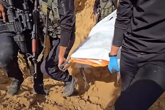 Hamas chuyển giao cho Israel hài cốt của một trong hai con tin cuối cùng