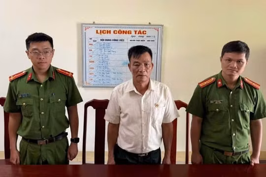 Kon Tum: Khởi tố, bắt giam Chủ tịch Hội người cao tuổi xã lừa “chạy án”