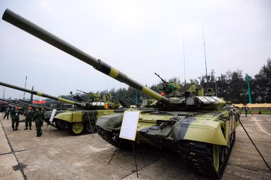 Tập trung nghiên cứu, sản xuất các loại vũ khí trang bị kỹ thuật có ý nghĩa chiến lược