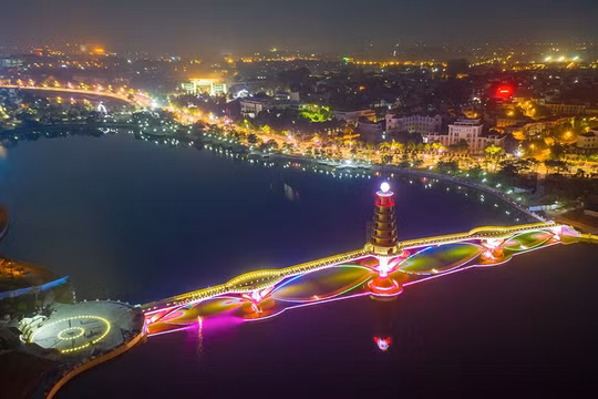 Sốt vé, hết phòng khách sạn, du lịch Phú Thọ 'bội thu' trước thềm trận chung kết Việt Nam - Thái Lan