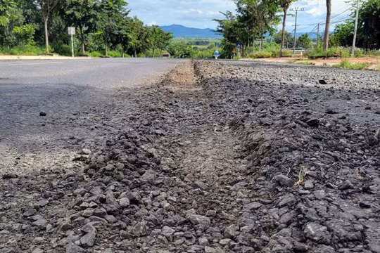 Gia Lai: Đường tiền tỷ vừa sửa đã hỏng, nguyên Giám đốc Ban quản lý dự án bị tố “rút ruột” công trình