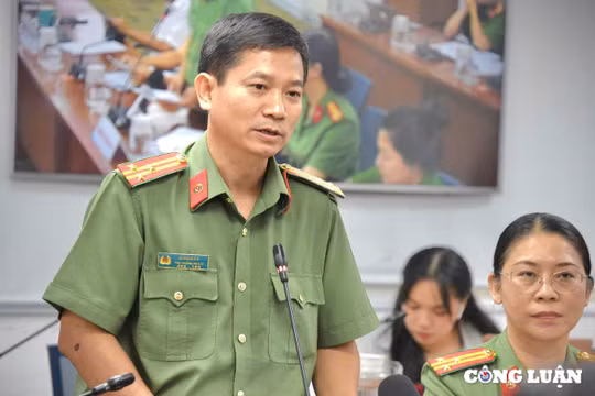 Công an TP HCM tiếp nhận thêm 14 thủ tục hành chính