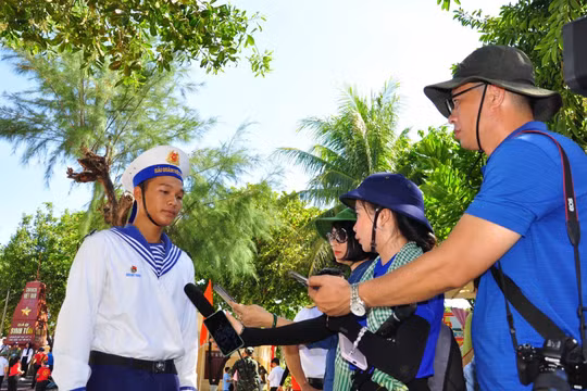 Khởi động hoạt động tôn vinh và tri ân các thế hệ làm báo