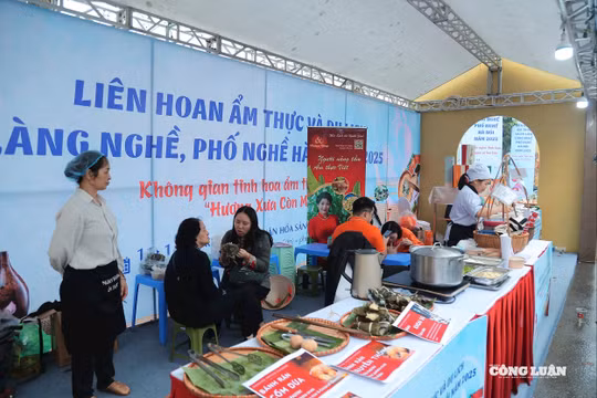 Hơn 30.000 lượt khách đến với Liên hoan Ẩm thực và Du lịch làng nghề 2025