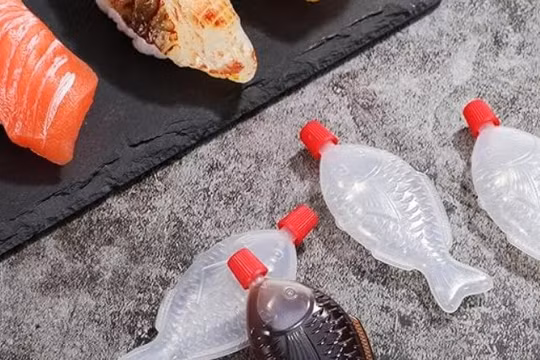 Bang Nam Úc trở thành nơi đầu tiên cấm hộp nhựa đựng nước tương hình con cá