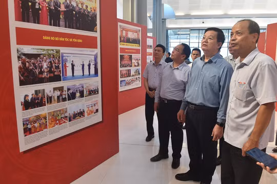 Khẩn trương hoàn thành Triển lãm ảnh, thành tựu văn hóa chào mừng Đại hội Đại biểu Đảng bộ Chính phủ lần thứ nhất