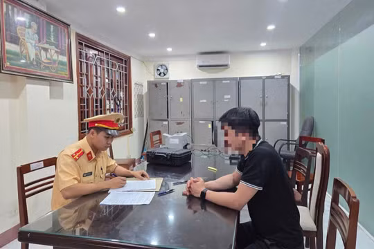 Lùi xe trên cao tốc Hà Nội – Thái Nguyên, tài xế bị phạt 35 triệu đồng