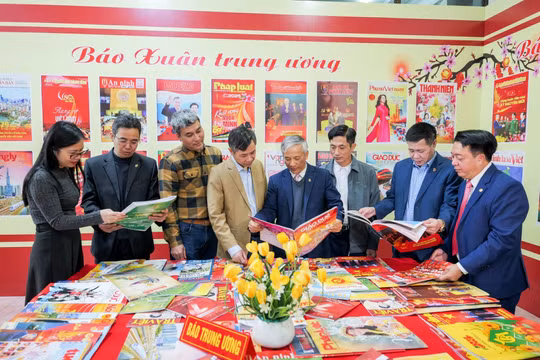 Thái Nguyên khai trương phòng đọc báo Xuân và Không gian trưng bày sách