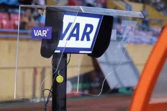 Công nghệ VAR được sử dụng toàn bộ ở vòng 20 V.League 2024/25