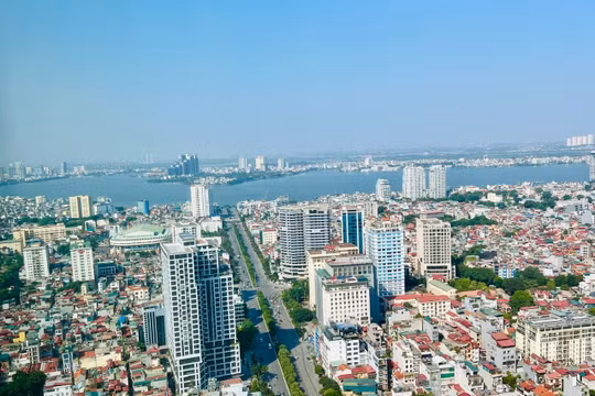 Giá nhà tăng phi mã: Người giàu ôm đất, người trẻ ôm… nỗi lo