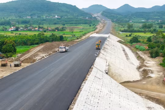 Quyết tâm đưa 4 dự án cao tốc Bắc – Nam về đích đúng dịp 19/12/2025