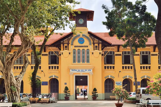 Điểm chuẩn ngành Sư phạm dẫn đầu với gần 29 điểm tại Đại học Sài Gòn