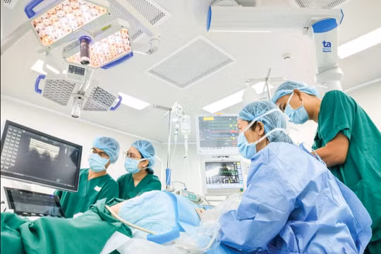 Sớm luật hóa các chủ trương lớn, tạo cơ hội cho y tế tư nhân phát triển
