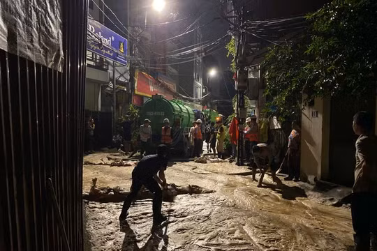 Bùn lại trào khi đào ga ngầm đường sắt đô thị, chủ đầu tư lên tiếng