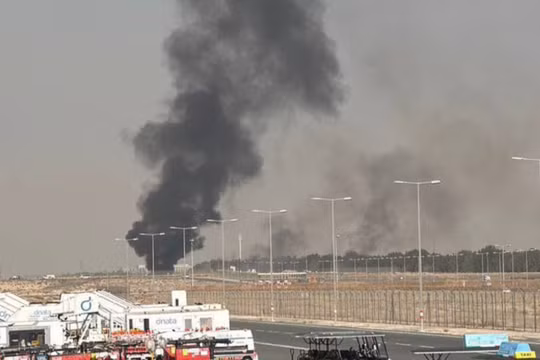 Tiêm kích Tejas của Ấn Độ rơi khi đang trình diễn tại Dubai
