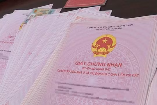 Ai được ghi nợ tiền sử dụng đất khi được cấp sổ đỏ lần đầu?