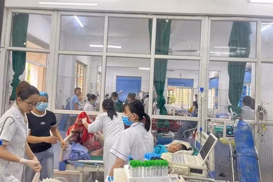 Tình trạng phân biệt người bệnh khám dịch vụ và khám bảo hiểm y tế, Bộ Y tế nói gì?