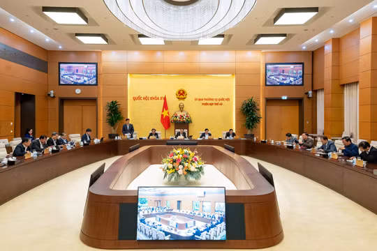 Ủy ban Thường vụ Quốc hội phê chuẩn nhân sự 4 địa phương
