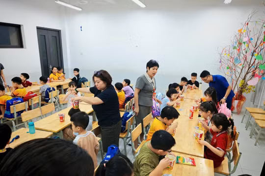 Hà Nội: Triển khai ứng phó khẩn cấp với bão số 10, học sinh toàn thành phố nghỉ học ngày 1/10