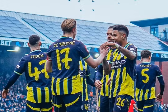 Man City nhọc nhằn đi tiếp, Chelsea gục ngã trước Brighton tại FA Cup