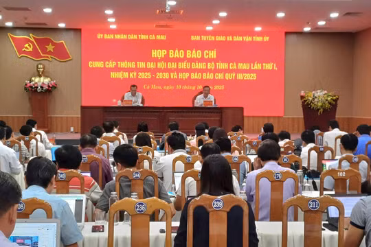 450 đại biểu tham dự Đại hội đại biểu Đảng bộ tỉnh Cà Mau lần thứ I