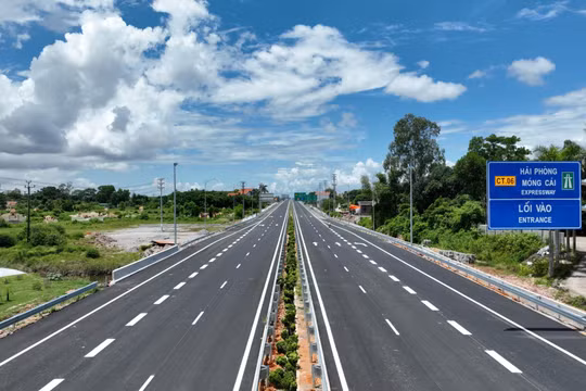 8 tháng của năm 2025: Giải ngân đầu tư công đạt 50%