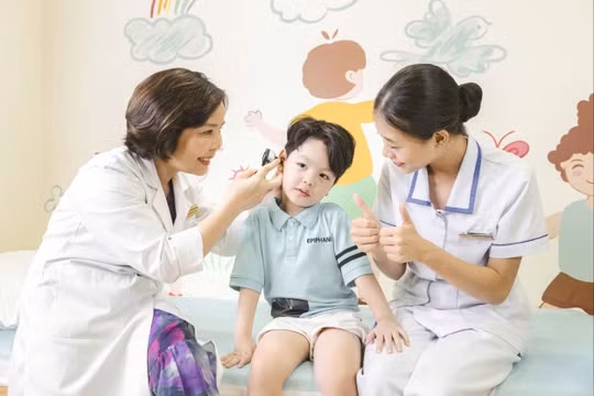 Nữ bác sĩ mở ra cơ hội sống cho bệnh nhi mắc bệnh hiếm gặp