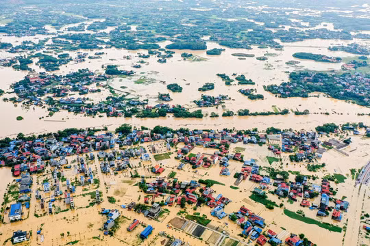 Lũ vượt đỉnh lịch sử, hàng nghìn nhà dân Thái Nguyên bị ngập sau bão số 11