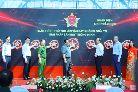 Sớm nhân rộng tính năng 'Dịch vụ hàng không' tích hợp trên VNeID