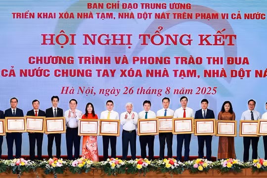 Chính phủ hoàn thành mục tiêu 334.000 căn nhà tạm được xây mới, HDBank chung tay đóng góp trên 2.600 căn