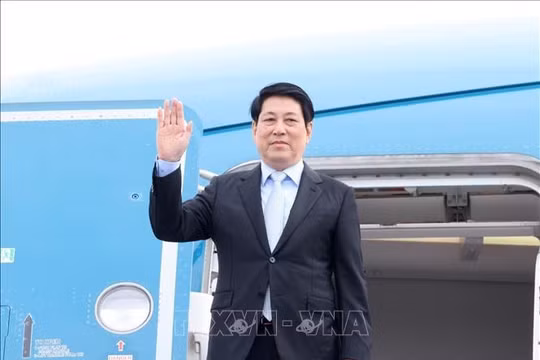 Chủ tịch nước Lương Cường lên đường dự Tuần lễ cấp cao APEC 2025