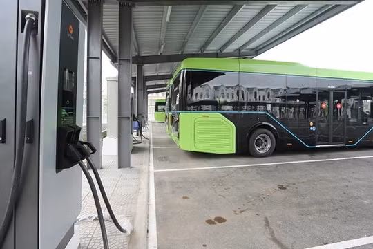 Chuẩn bị hạ tầng trạm sạc cho xe buýt điện trên địa bàn Thủ đô