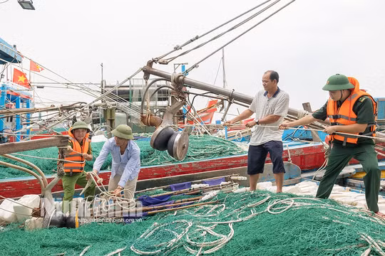 Ninh Bình tập trung ứng phó khẩn cấp với bão số 5, đảm an toàn tính mạng, tài sản của Nhân dân