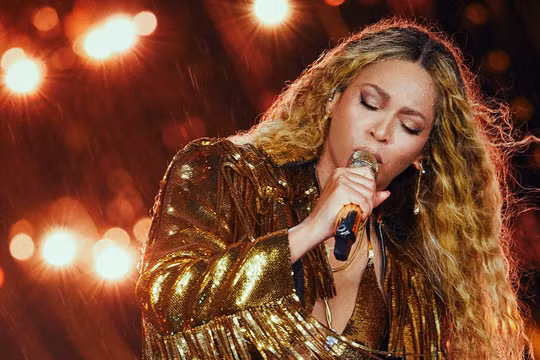 Beyoncé trở thành nhạc sĩ tỷ phú thứ năm thế giới