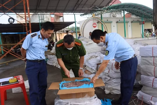 Bộ Công Thương: Tấn công mạnh kho hàng, cơ sở sản xuất hàng giả trong thương mại điện tử