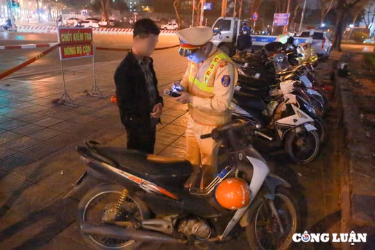 Tạm giữ hơn 2 nghìn xe máy vi phạm giao thông trong ngày 3/5