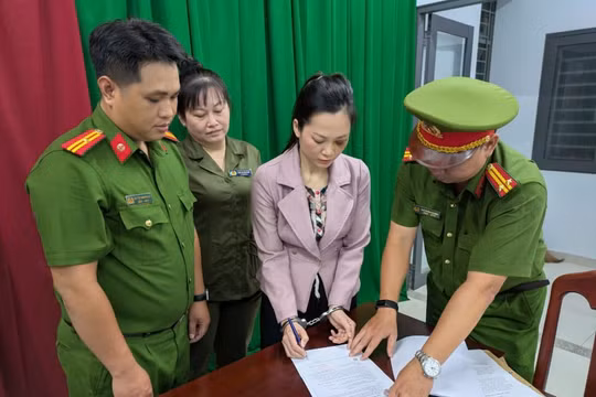 Bắt chủ cơ sở nha khoa Tuyết Chinh hành hung khách hàng