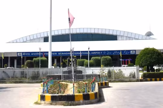 Ấn Độ mở lại 32 sân bay sau khi căng thẳng biên giới với Pakistan hạ nhiệt