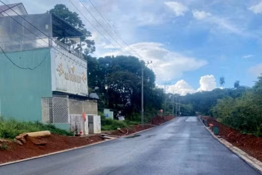 Kon Tum: Mâu thuẫn trước quán karaoke, 2 thanh niên bị đâm thương vong