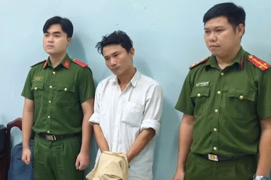 Bắt cán bộ văn phòng đăng ký đất đai làm giả sổ đỏ sau 3 năm lẩn trốn