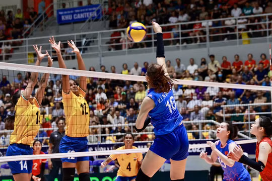 Thắng đậm Ấn Độ, tuyển bóng chuyền nữ Việt Nam vào bán kết AVC Nations Cup 2025