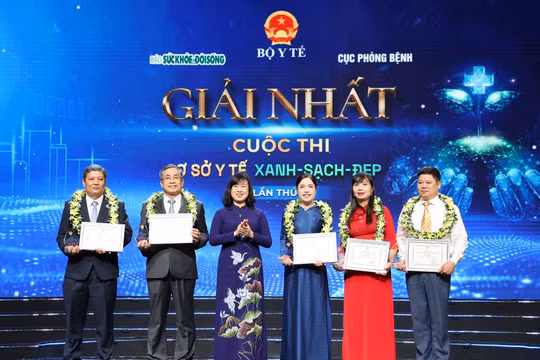Lần đầu trao giải Cơ sở y tế Xanh - Sạch - Đẹp: Người dân chấm điểm qua mã QR