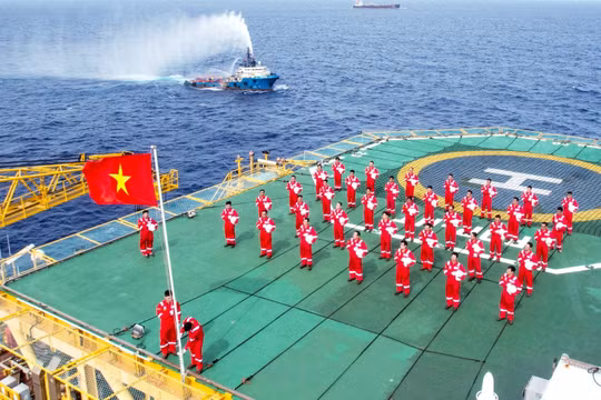 Chào mừng Đại hội đại biểu Đảng bộ Petrovietnam lần thứ IV, nhiệm kỳ 2025-2030: Khát vọng vươn mình trong nhiệm kỳ mới