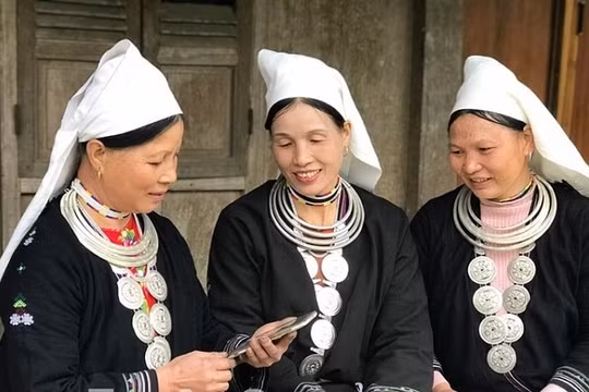 Chuyển đổi số: Tạo cơ hội mới cho người dân vươn lên thoát nghèo bền vững
