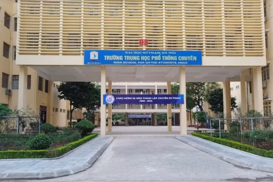 Điểm thi vào lớp 10 năm 2025 trường THPT chuyên ĐH Sư phạm