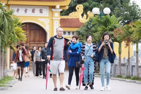 Vì sao khách Trung Quốc đến Việt Nam tăng mạnh đầu năm 2025?