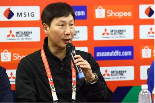Huấn luyện viên Kim Sang Sik: 'Đội tuyển Việt Nam không còn sợ Thái Lan'