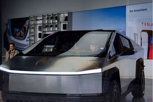 Lượng giao hàng hằng năm của Tesla giảm lần đầu tiên vì các ưu đãi không đủ để kích thích nhu cầu
